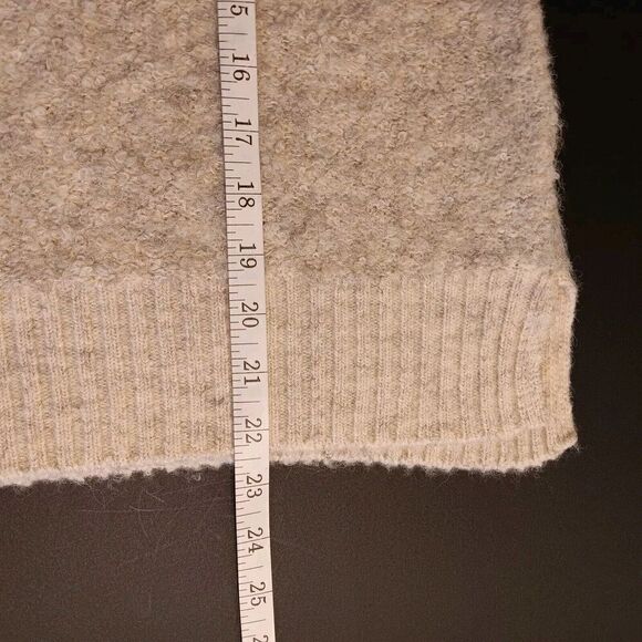 Broadway 38 Beige Boxy Polyester Wool Blend Cozy Warm Crew Neck Sweater Size M/L - Picture 9 of 9